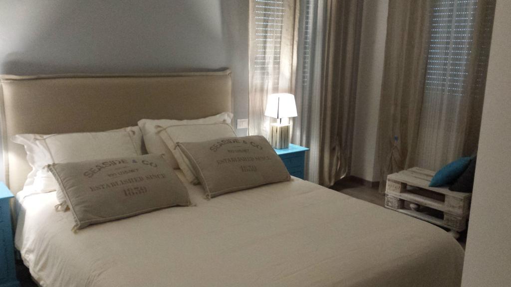 La Casa Di Titti Hotel ชิวิตาโนวา มาร์เค ภายนอก รูปภาพ